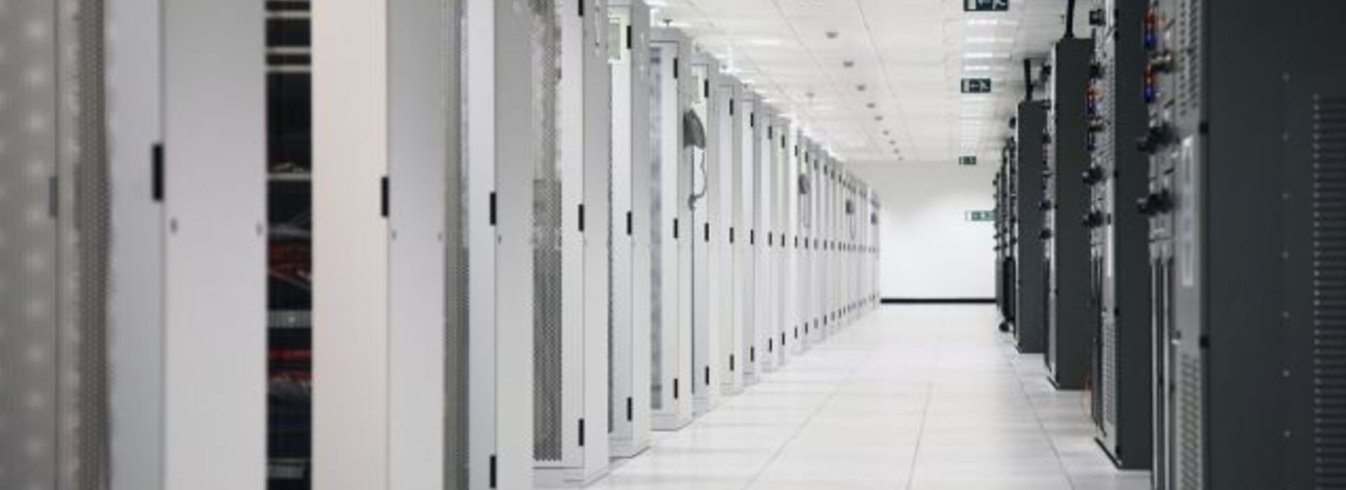 Datacenter_group_Delft_verhoogde_vloer_Alteco.jpg